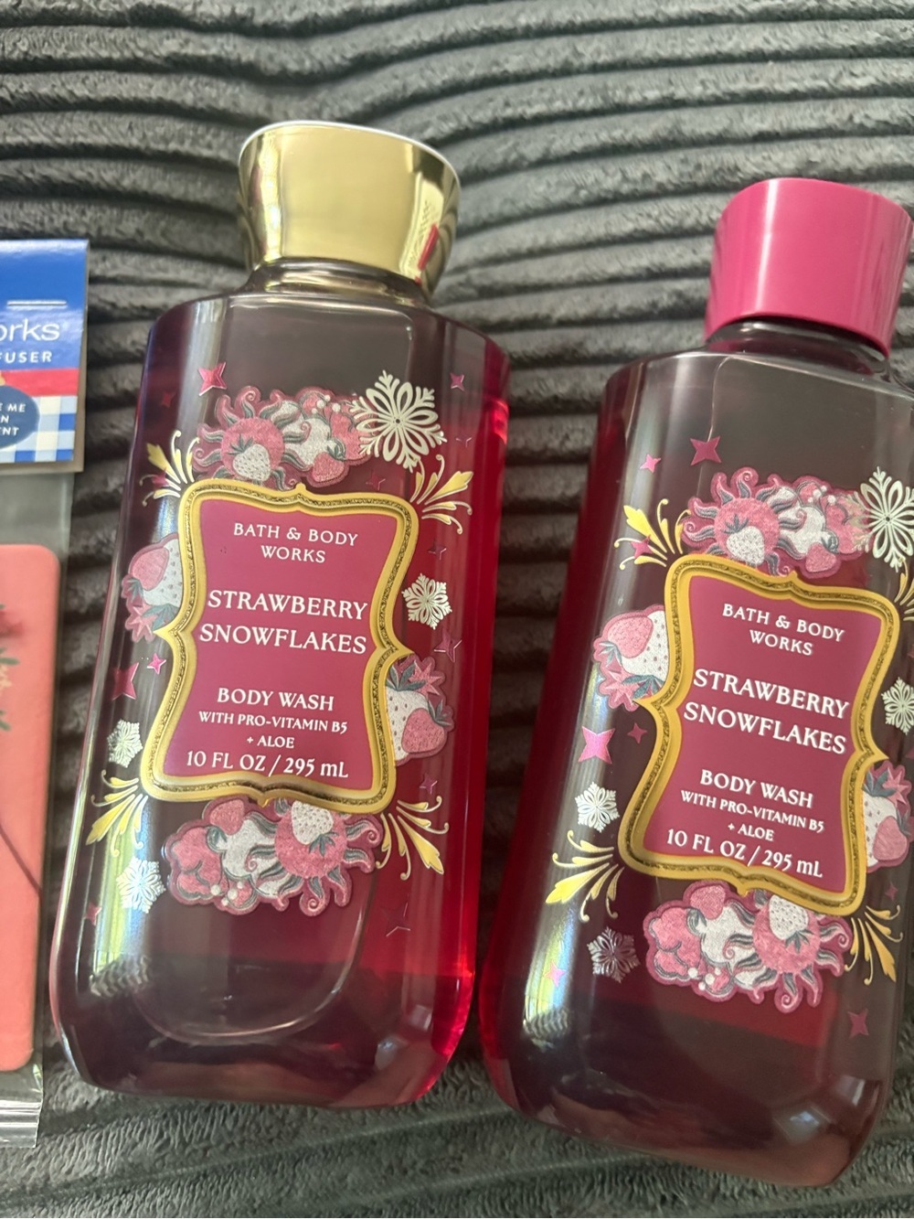 Bath & Body Works Strawberry Snowflakes Body Wash set NEW - Picture 2 of 6